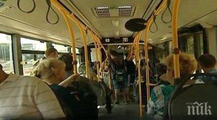 кошмар столицата автобус градския транспорт затисна вратата майка количка
