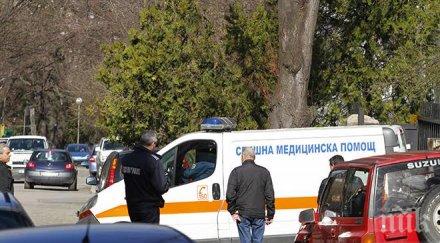 палестинци врязаха кола автобусна спирка западния бряг