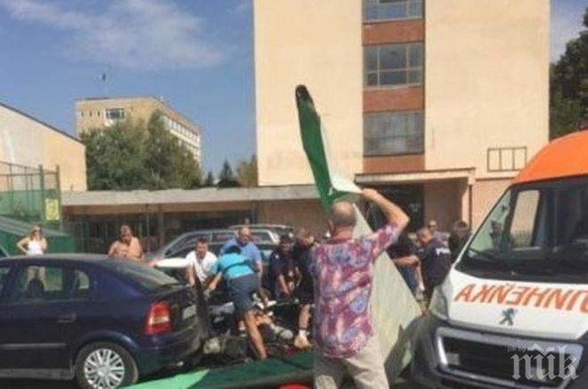 ТРАГЕДИЯТА КРАЙ КАЗАНЛЪК Е ПЪЛНА! Загиналият е един от най-добрите ни състезатели по делтапланеризъм, пътникът му е в кома 