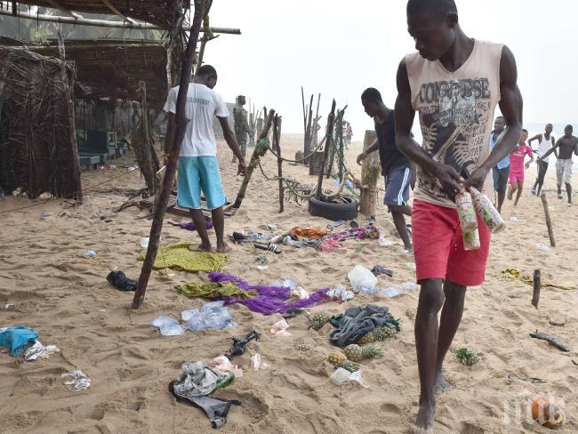 Африкански курорт протестира срещу тероризма с почистване на плажа
