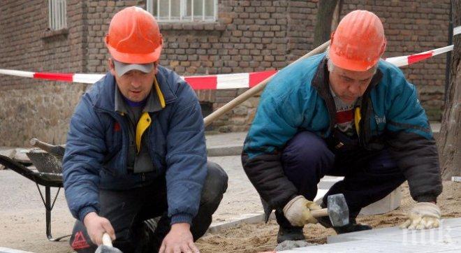 Правят нови тротоари в Пловдив