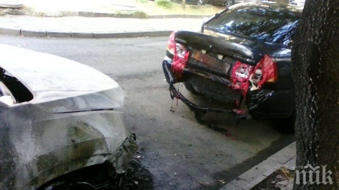 Извънредно! Подпалиха автомобил зад „Краставицата  в Бургас 