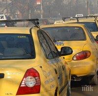 Меле на пътя: Таксиджия смаза шофьор на кръстовище в Пловдив