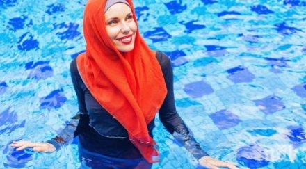 австралийка дизайнерски буркини натирена френски плаж