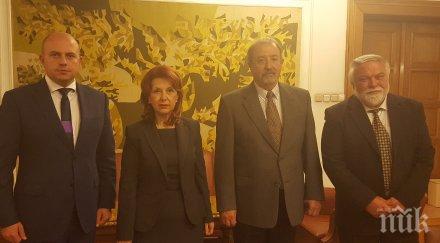 либерали демократи правят обединен център изборите