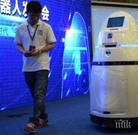 Робот патрулира на китайско летище