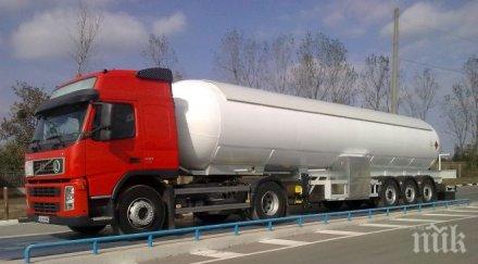 цистерна преобърна района буново