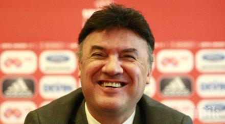 боби михайлов слага отново ръкавиците