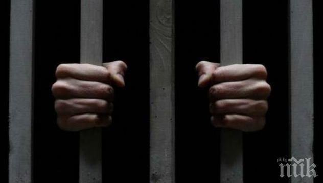 Карък: Затворникът Ушко прескочи 3-метровата ограда в Самораново, но го спипаха