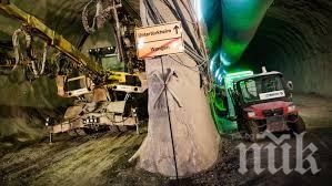 Китай завърши строителството на най-високия планински шосеен тунел