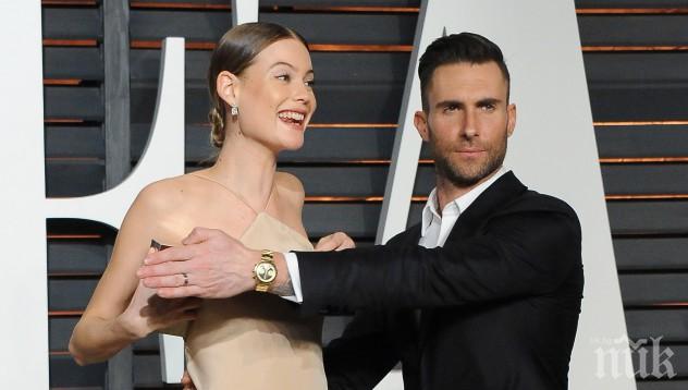 Адам Лавин стана женски татко (СНИМКИ)