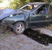 Касапница! Шофьор загина на място след зверски удар в дърво край Добрич