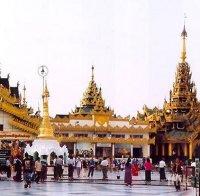 Холандец дръпна шалтера на будистка церемония в Мианмар