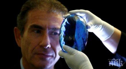 големият син топаз света отива музей