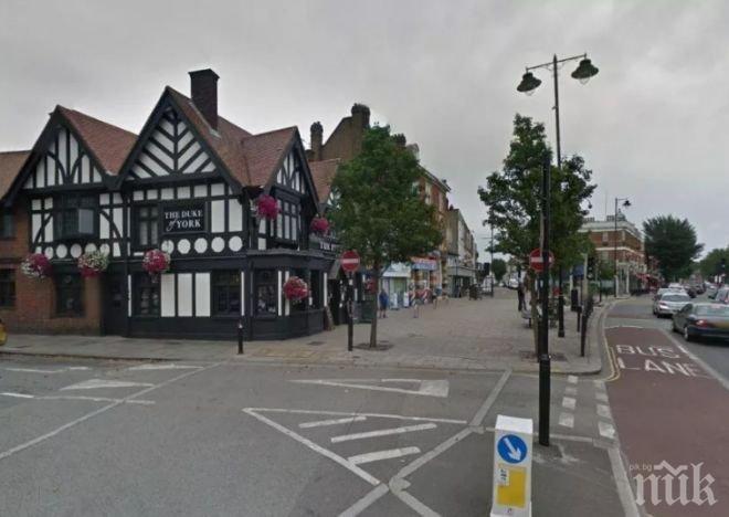 Усмъртиха от бой млад мъж пред пъб в Западен Лондон