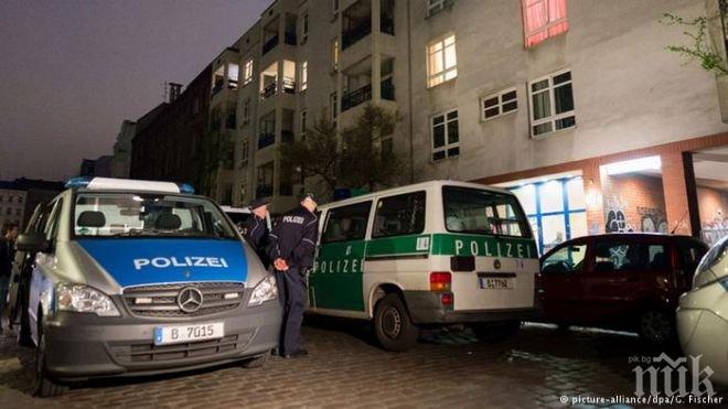 Екшън в Берлин! Бежанци се клаха в общежитие, полицията застреля един от тях