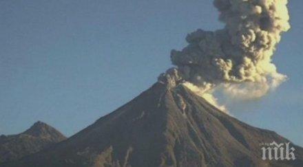 вулкан изригна индонезия евакуираха 1100 туристи издирват няколкостотин