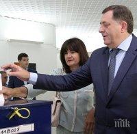 Двете водещи сили в Босна и Херцеговина се хвалят с победа преди окончателните резултати