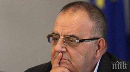 божидар димитров иска митов съдействие паметника полк каварналиев