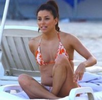 Ева Лонгория се изложи, пуснала е шкембенце (Снимки)