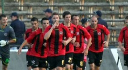 локо надви миньор десет човека измъкна последното