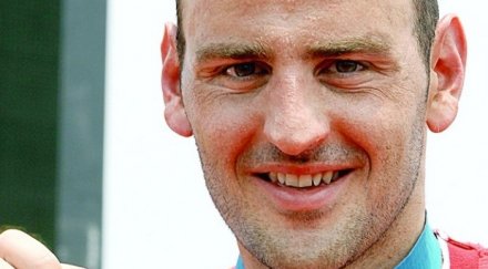 новият спортен министър преплува манша рекордните 657 часа