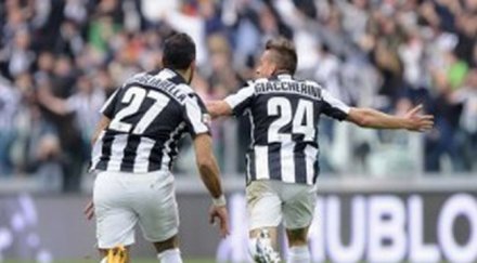 юве докосва титлата късен победен гол наполи загуби киево