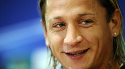 филип мексес преследва лионел меси фланелка