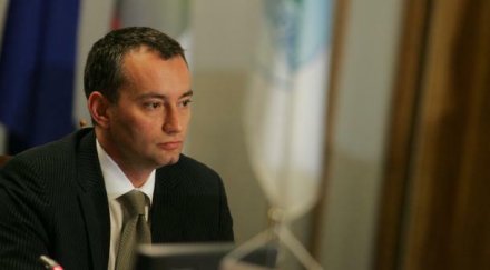 николай младенов олигархията чувства комфортно ляво управление