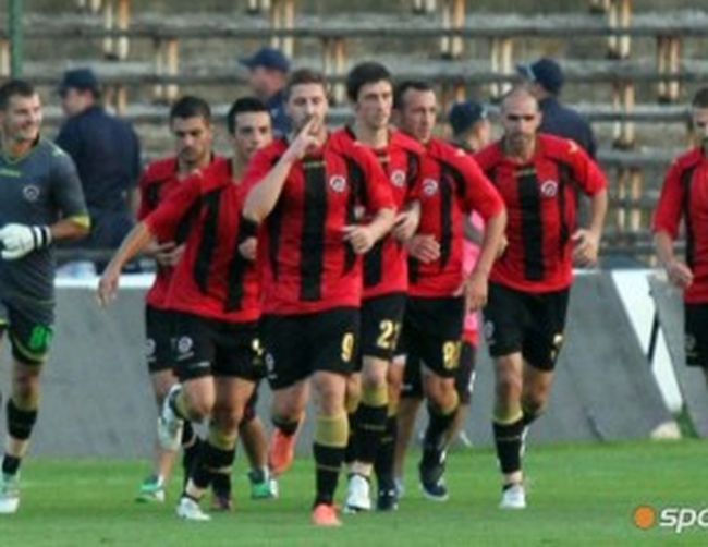 Локо (Сф) надви Миньор с десет човека и се измъкна от последното място