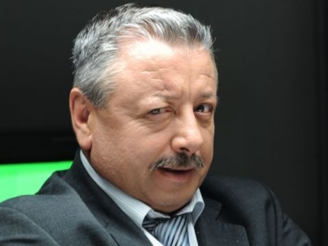 Ставрев от Стъклен дом води Дансинг старс