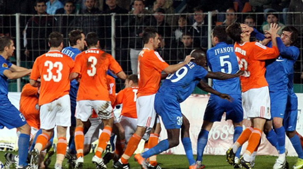 Ахмед Ахмед ще свири Левски - Литекс за Купата