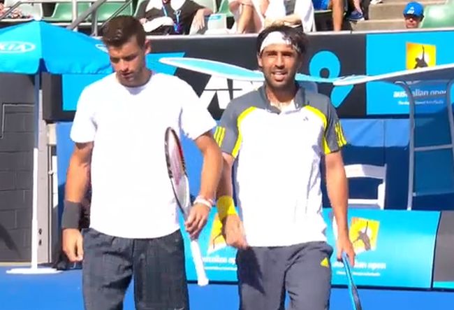 Григор напред на двойки в Индиън Уелс