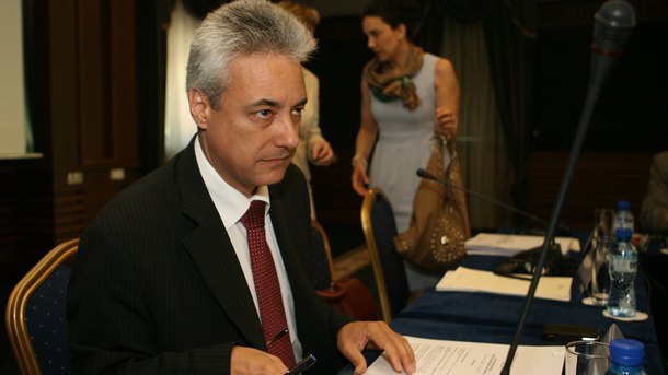 Мадам В. заклейми новия служебен премиер - баща му бил разузнавач