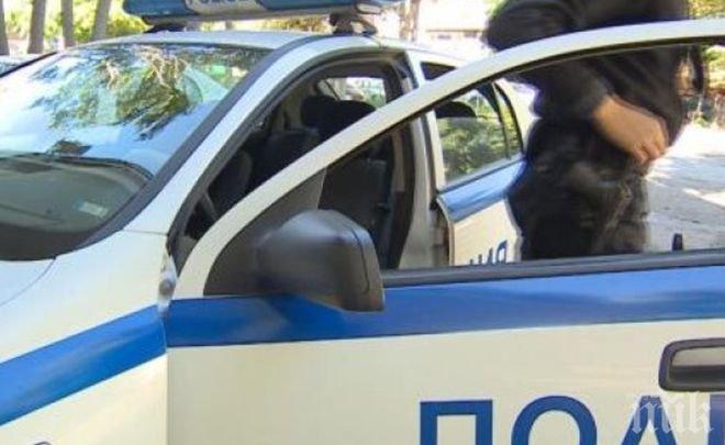 В изблик на лудост: Монтанчанка потроши колата на съсед с мотика