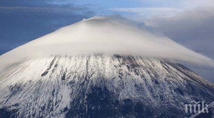 вулканът ключевски камчатка изхвърли пепел
