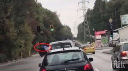 пик скандално беззаконие коли нсо минават червено центъра софия видео