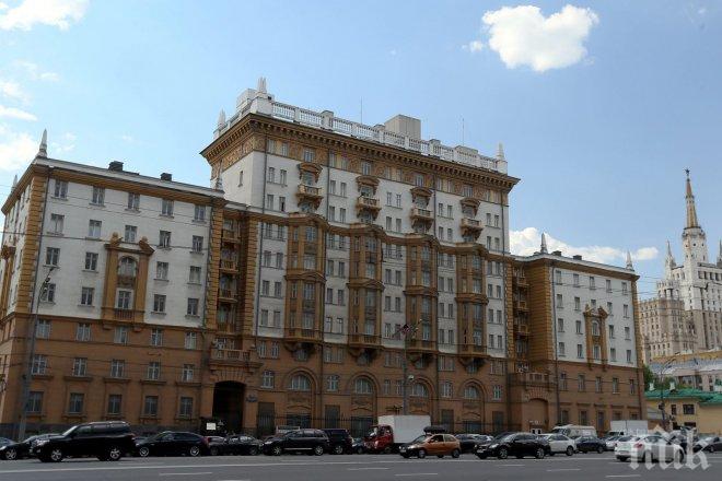 ТРЕВОГА! Анонимен сигнал, че е минирано посолството на САЩ в Москва вдигна полицията на крак  
