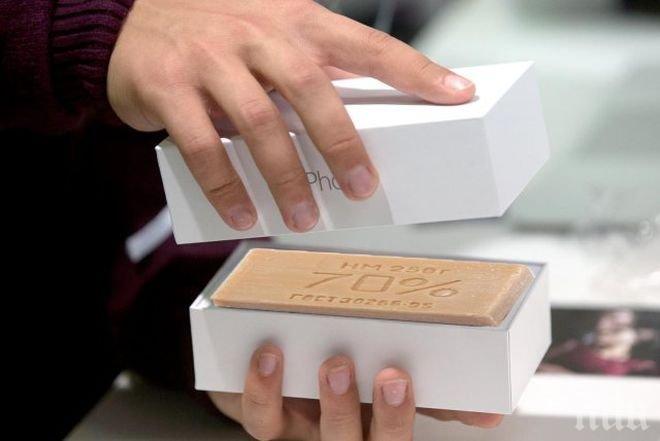 Цинизъм! Руснак пробута парче сапун вместо Айфон 6