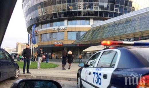 КРЪВ В БЕЛАРУС! Мъж закла жена с верижен трион, нападна клиентите в мол с чук