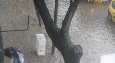 дъждът превърна улиците варна реки