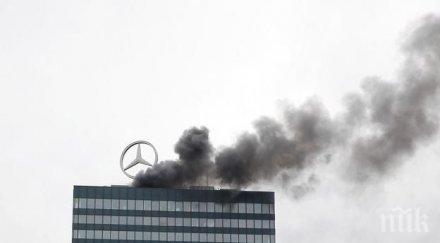извънредно пожар избухна един големите търговски центрове берлин европа видео