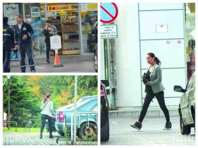 ФОТО БОМБА В ПИК И РЕТРО! Биляна Гавазова зарязана от мъжа си