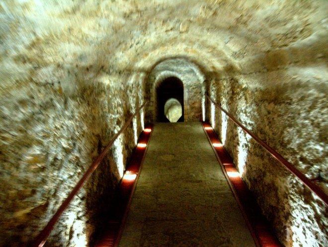 Скандално! Превърнаха в църква прочутия Венециански склад на Видин