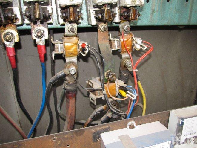 Кражба на меден проводник спря електрозахранването в Златица