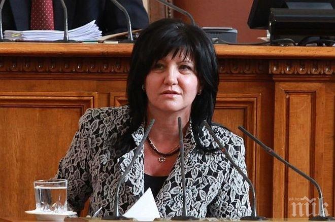 Цвета Караянчева: Парламентът излиза във ваканция, но не спира да работи