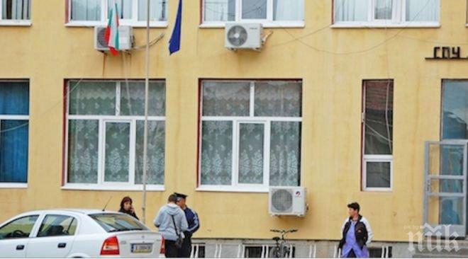 Саморазправа! Баща преби осмокласник в училище, задирял дъщеря му 