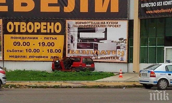 Опел се вряза в магазин в  Добрич, шофьорът е мъртъв