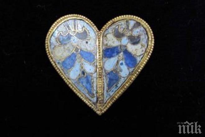 Уникална находка! Археолози откриха златно сърце, принадлежало на съпругата на цар Петър (СНИМКИ)