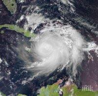 Жертвите на урагана Матю в САЩ станаха 43